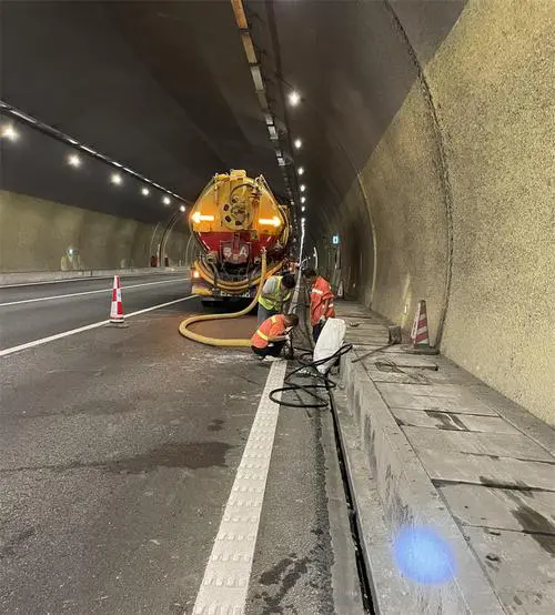 高县隧道排水渠清淤